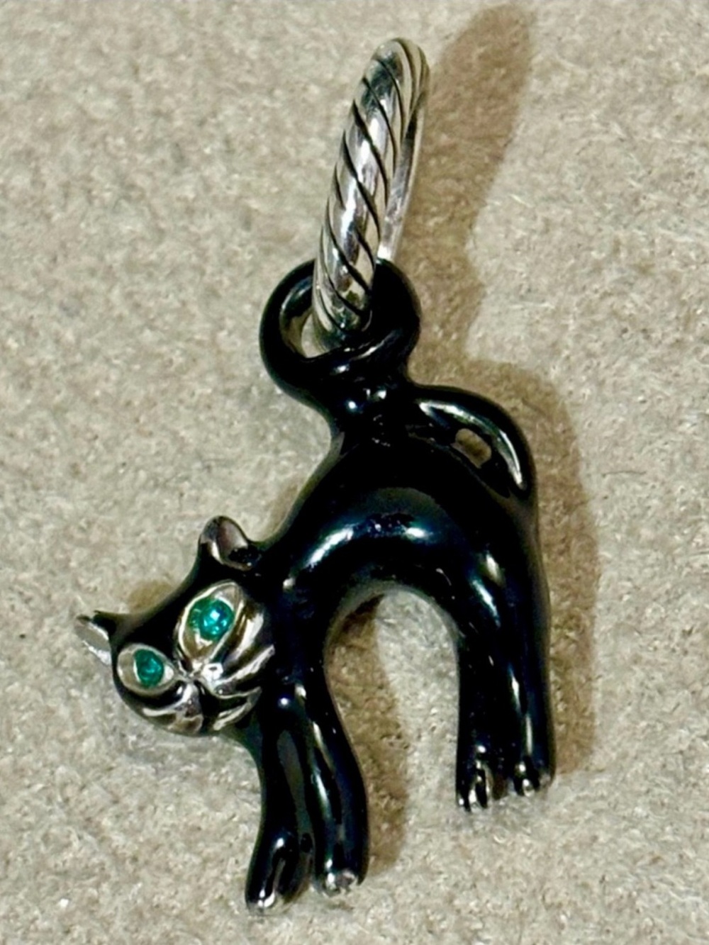 🎃Listing 🆕 Brighton Scaredy Cat charm for Halloween Enamel Black cat Green eyes